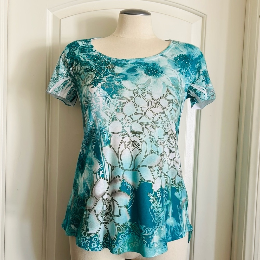 Style & Co / Teal & White~Floral Design Top With Embellishment - Picture 1 of 9